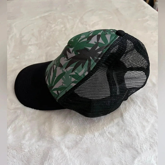 Marajuana Cannabis Hat Cap Trucker Hat One Size Adjustable Snap Back Mesh - Picture 6 of 7